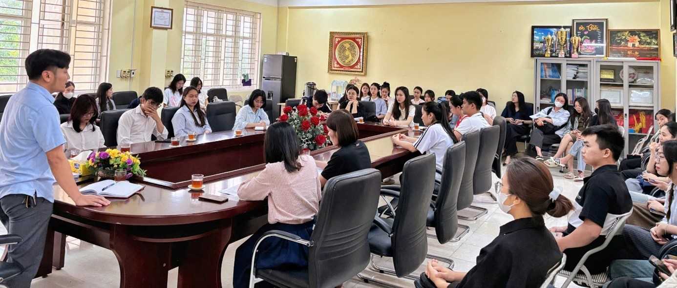 Họp giao ban Công tác Học sinh - Sinh viên tháng Năm